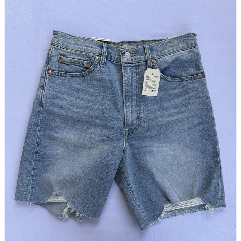 Levi’s Bermuda Rib cage Shorts Size 30 Light wash